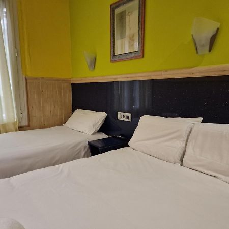 Pension Izar Bat Guesthouse Сан-Себастьян Экстерьер фото