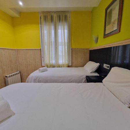 Pension Izar Bat Guesthouse Сан-Себастьян Экстерьер фото