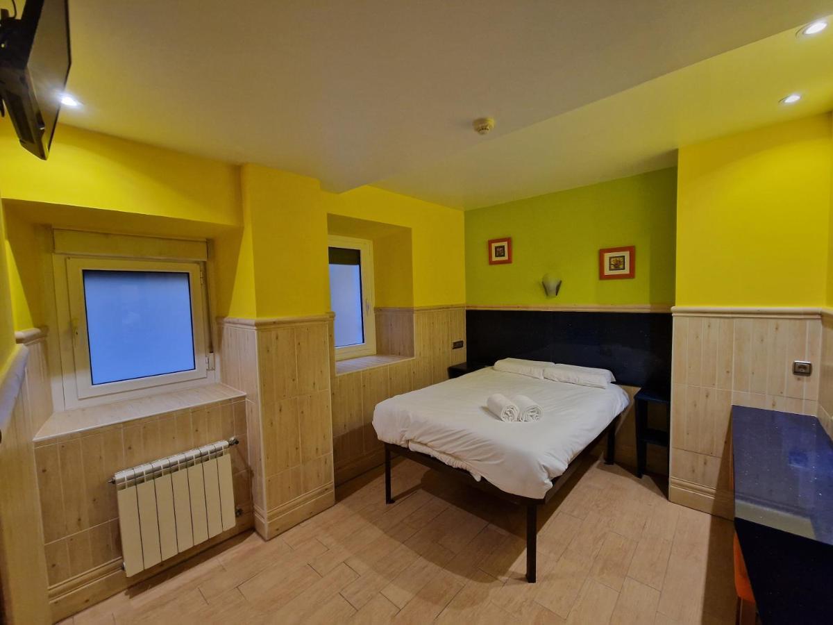 Pension Izar Bat Guesthouse Сан-Себастьян Экстерьер фото