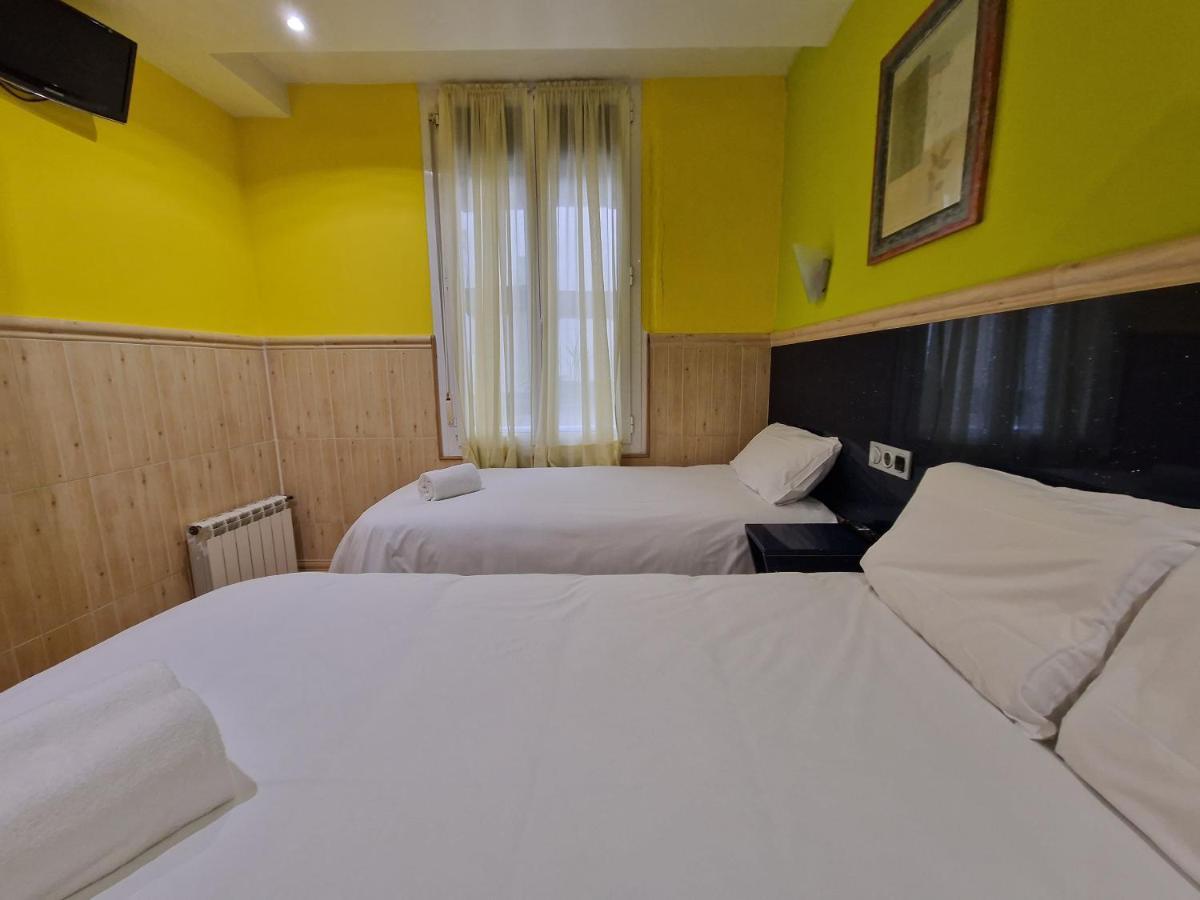 Pension Izar Bat Guesthouse Сан-Себастьян Экстерьер фото