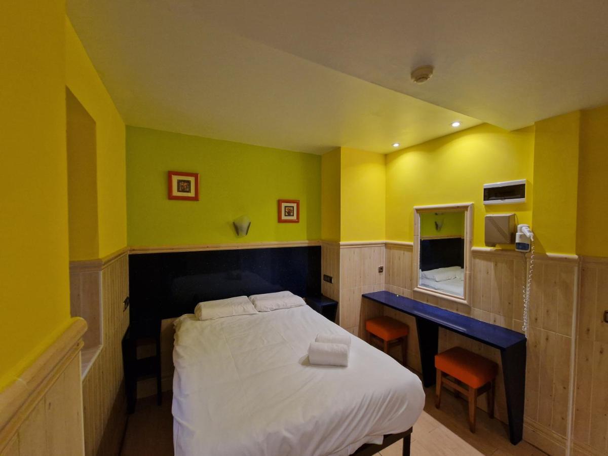 Pension Izar Bat Guesthouse Сан-Себастьян Экстерьер фото