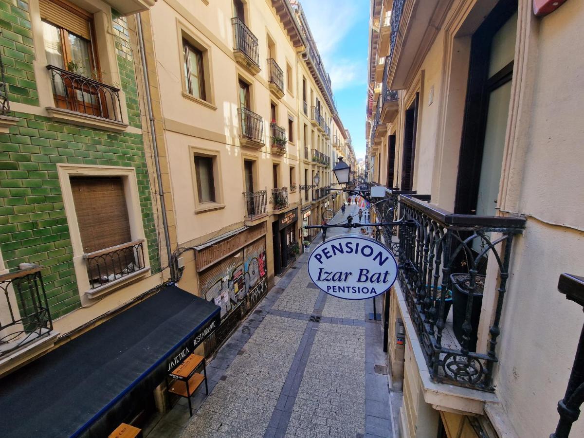 Pension Izar Bat Guesthouse Сан-Себастьян Экстерьер фото