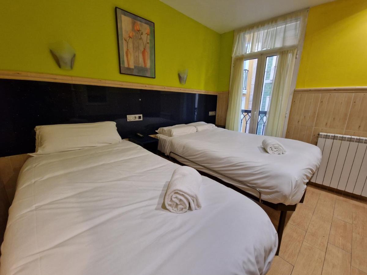 Pension Izar Bat Guesthouse Сан-Себастьян Экстерьер фото