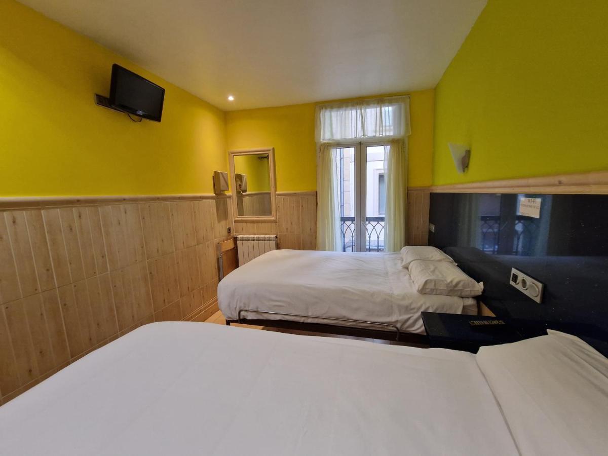 Pension Izar Bat Guesthouse Сан-Себастьян Экстерьер фото